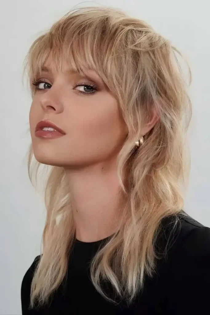 Wolfcut: The Shag-Mullet Trend Taking Over oval face wolfcut